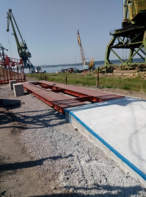 Введены в эксплуатацию автомобильные колейные весы для ООО 